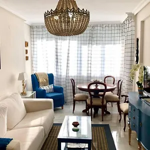 Apartamento GATU Ensueño de Cádiz dúplex de 4 dormitorios, 2 baños y wifi, Cádiz